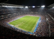 开云体育官方网站-赛道与球场，掌控之夜的双重奏