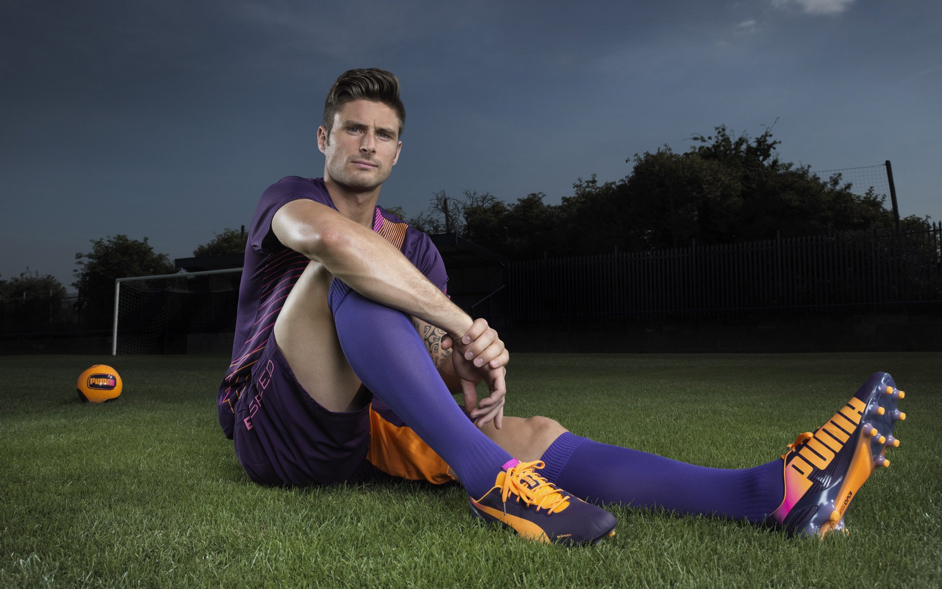 迪马利亚独造三球闪耀全场，曼联4-1完胜里昂展露新赛季獠牙