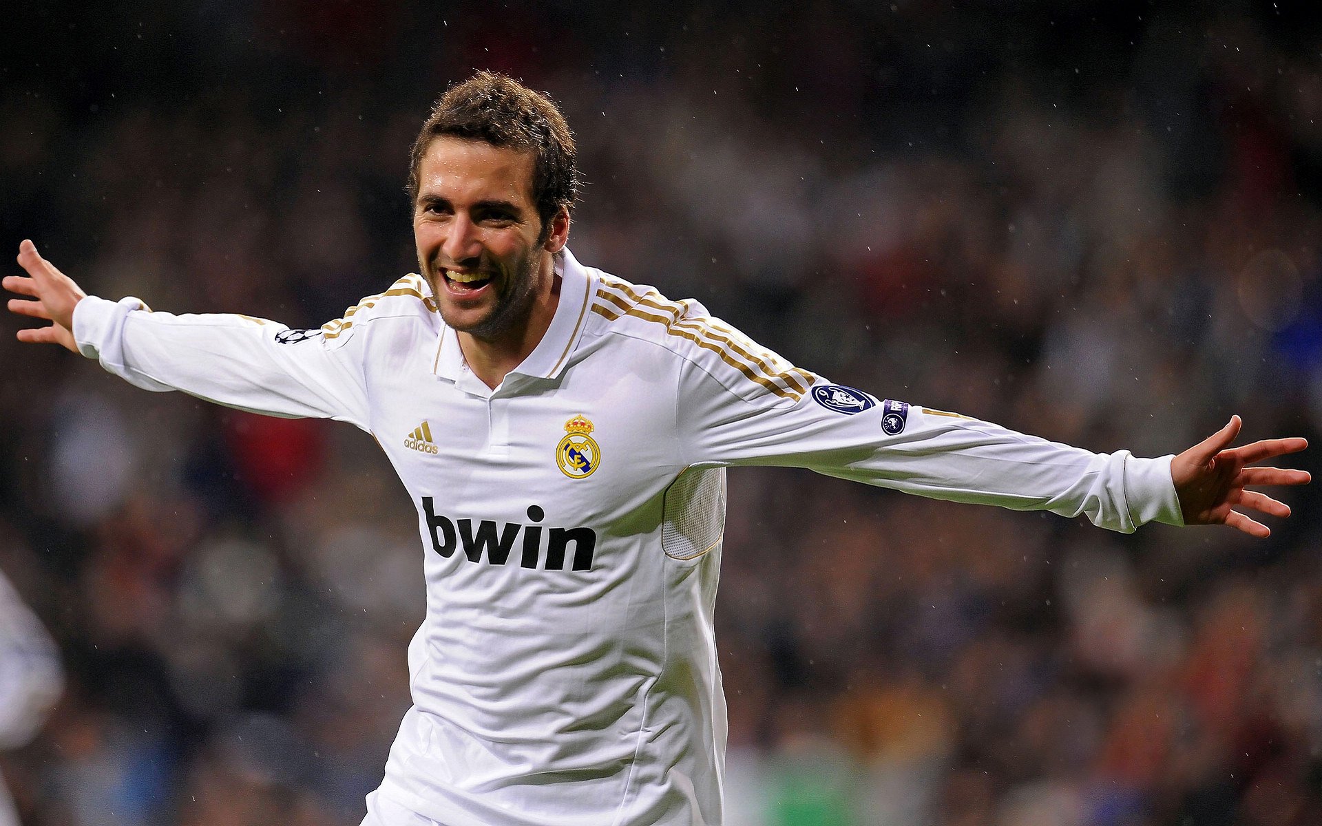 乔治狂砍38分导演完美攻防，雄鹿轻取广州队展现冠军底蕴