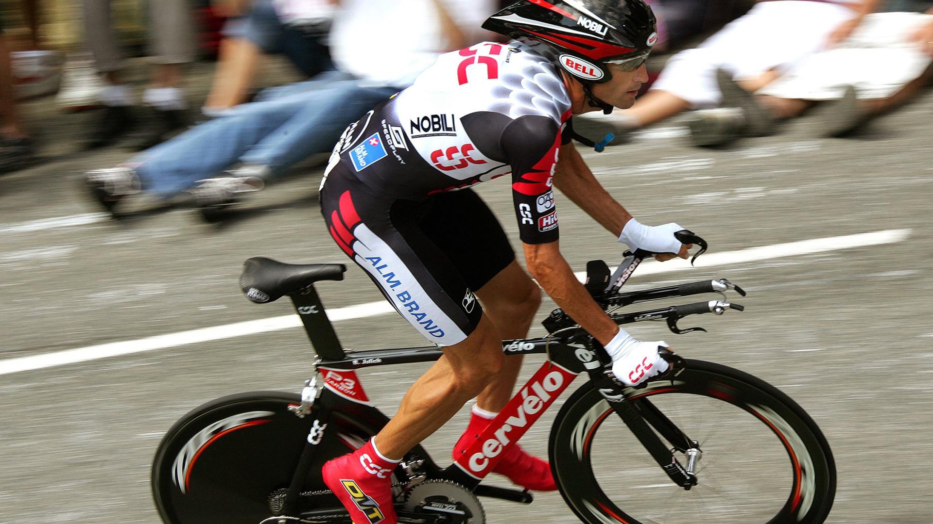 丹麦风暴席卷东京，黄鸭组合领军碾压日本，羽坛新秩序诞生