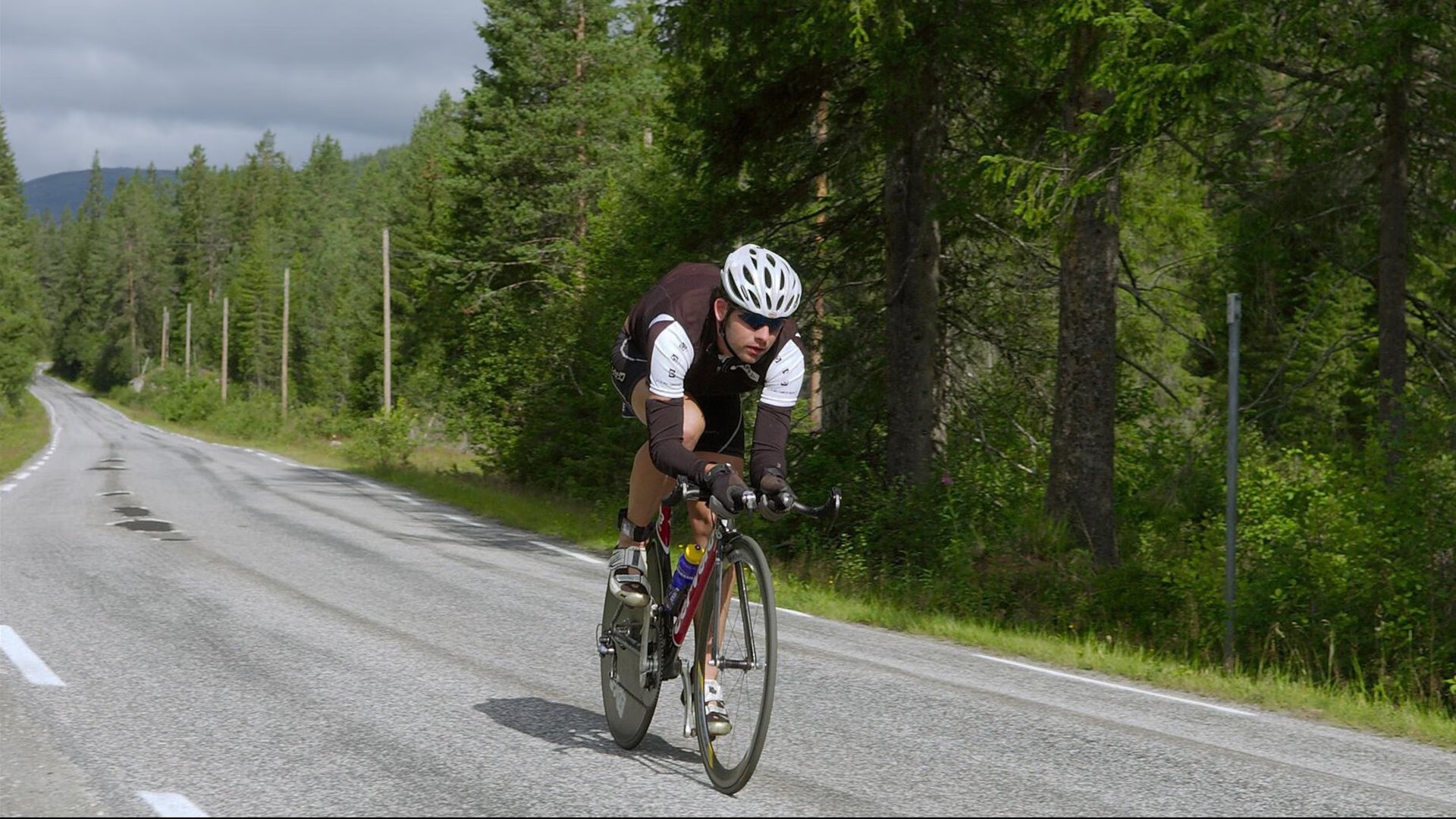 张本智和率队破局，日本乒乓的胜利与英格兰的碾压之谜